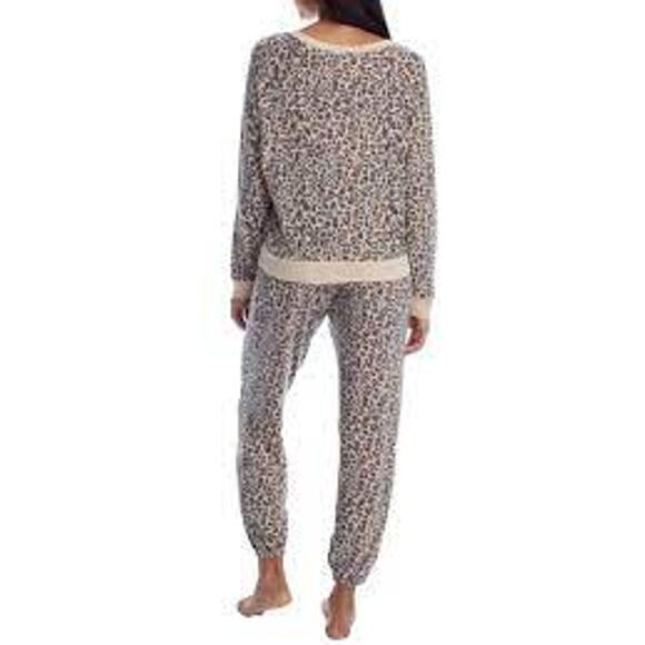 New Honeydew Medium Star Seeker Brushed Jersey Leopard Coordinating Lounge Set - Picture 13 of 16